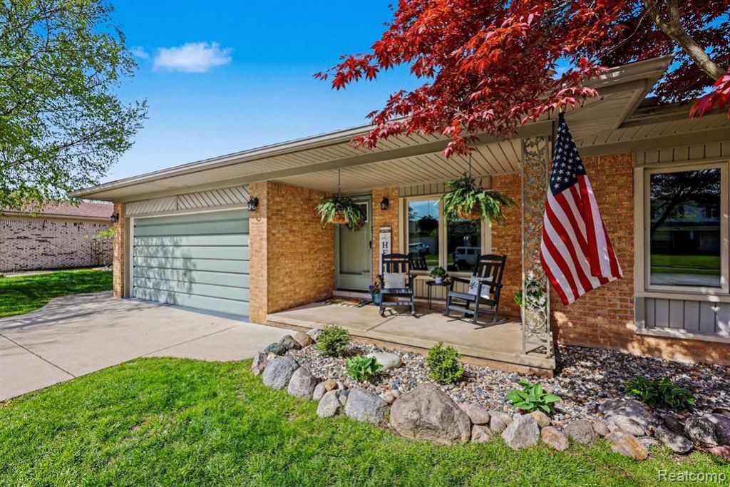 47391 Kathleen Road, Macomb Township, MI 48044 Main Photo