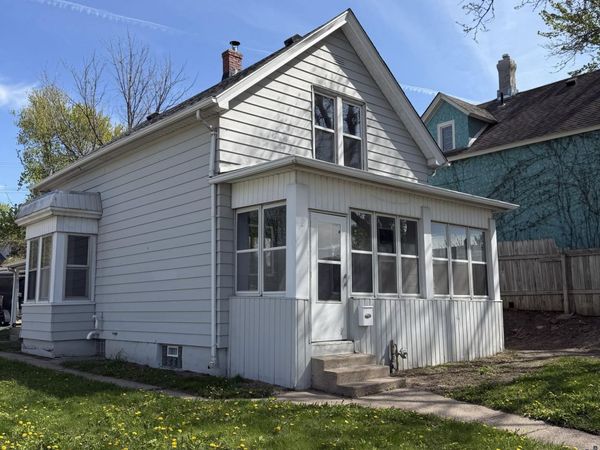 879 Conway Street, Saint Paul, MN 55106