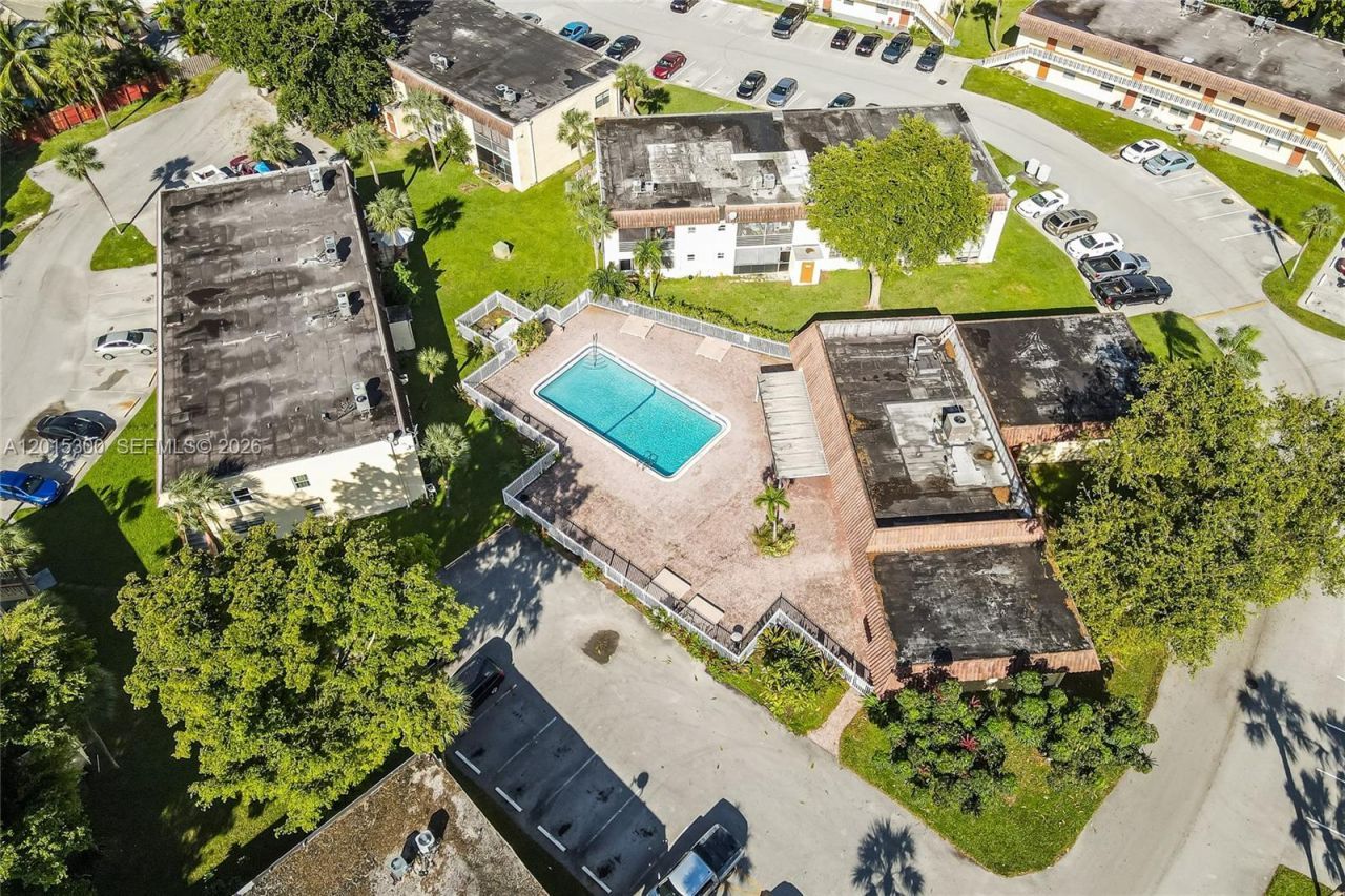 3777 NW 78th Ave , Unit 14A, Davie, FL 33024 Photo