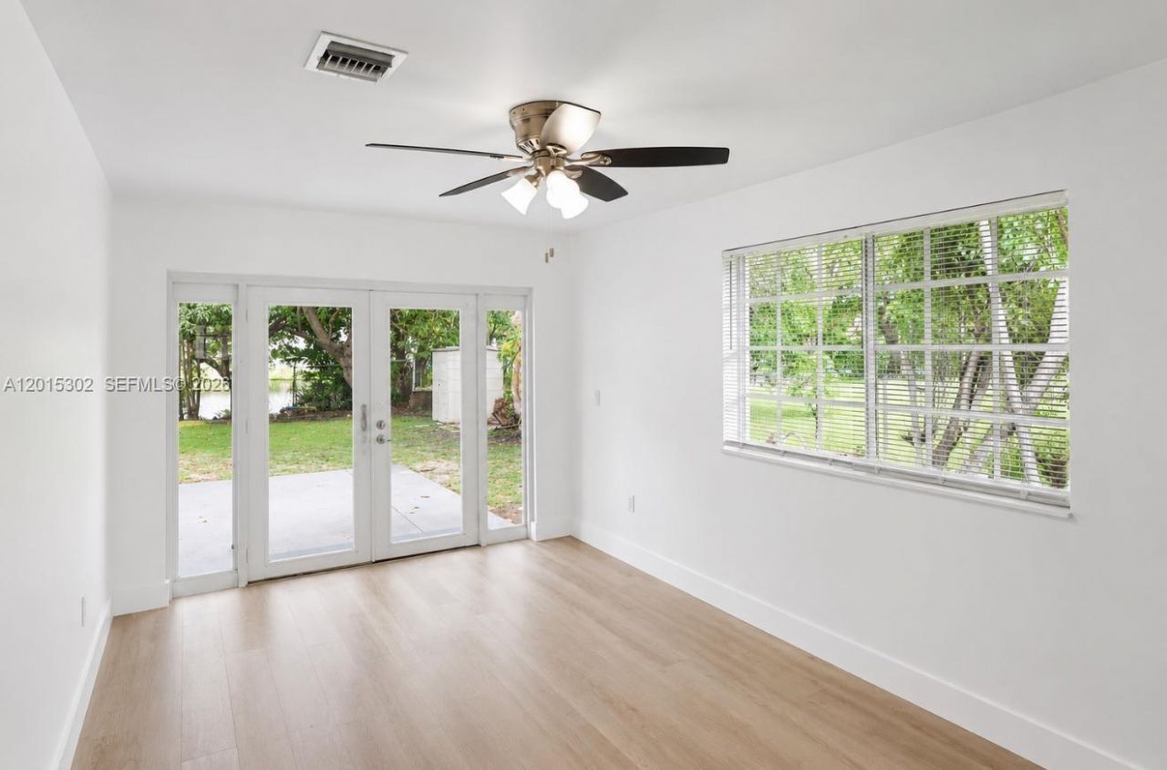 13 S Royal Poinciana Blvd, Unit 24, Miami Springs, FL 33166 Photo