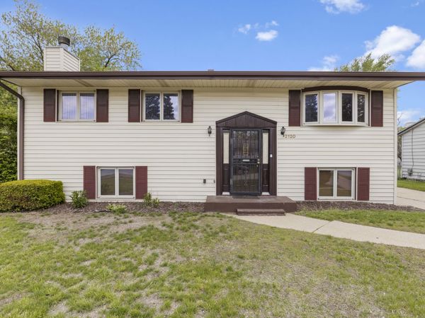 2120 Coronet Road , Loves Park, IL 61111