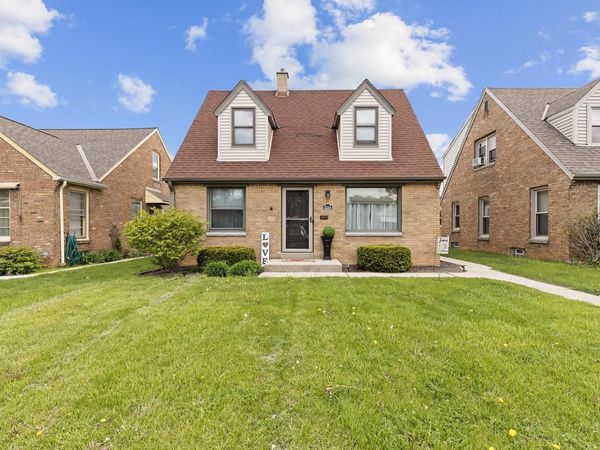3334 Lakefield DRIVE, Milwaukee, WI 53215