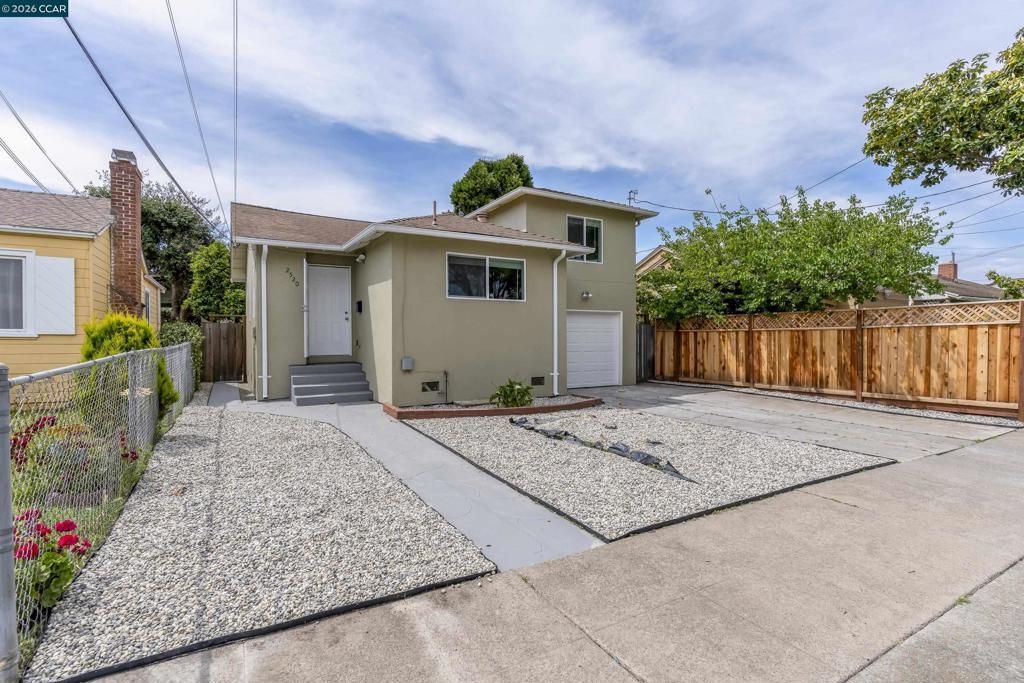 2520 Chanslor Ave, Richmond, CA 94804 Main Photo
