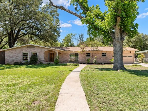 104 Herweck Drive, Castle Hills, TX 78213