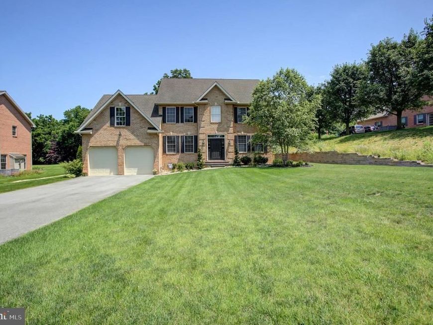 382 Moss Spring Avenue, Greencastle, PA 17225 Main Photo