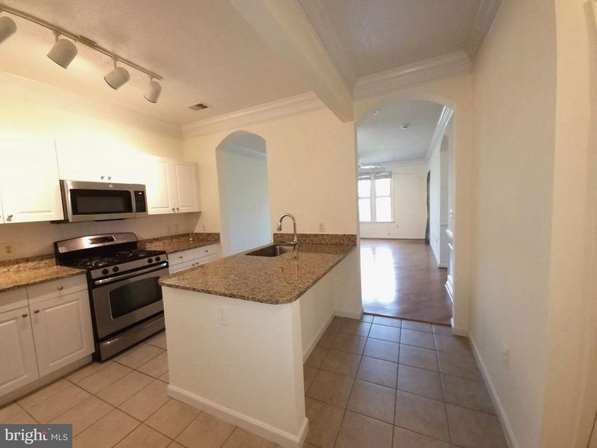 7 Booth Street, Unit 308, Gaithersburg, MD 20878 Main Photo