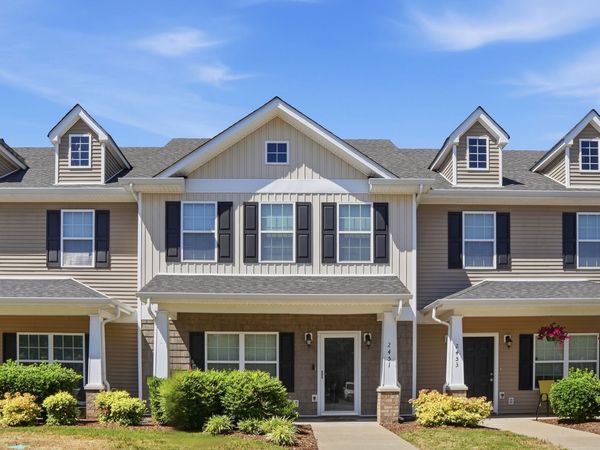 2451 New Holland Cir, Murfreesboro, TN 37128