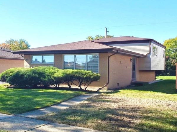 2140 Eastview Drive , Des Plaines, IL 60018