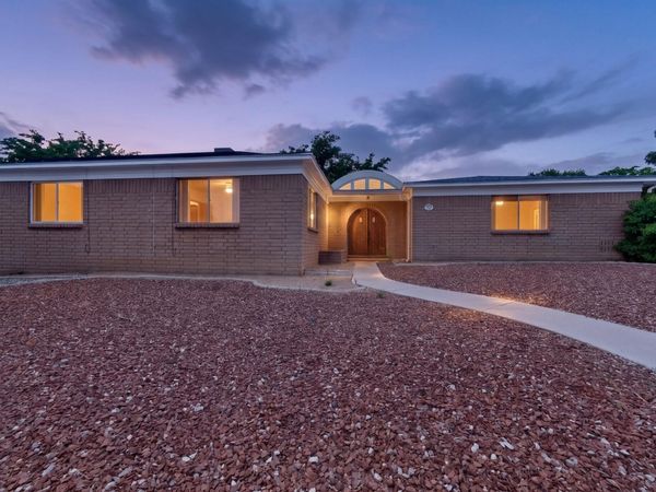 9817 Pitt Place NE, Albuquerque, NM 87111