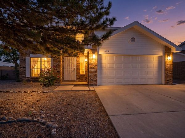 6915 Eastford Place NW, Albuquerque, NM 87114