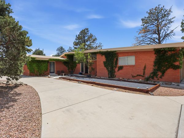 803 Martingale Lane SE, Albuquerque, NM 87123