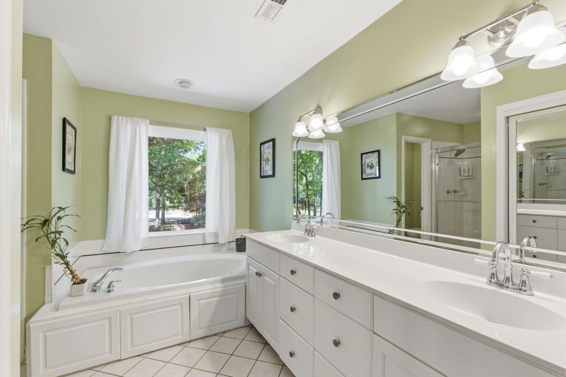 686 Cain Drive Photo 22