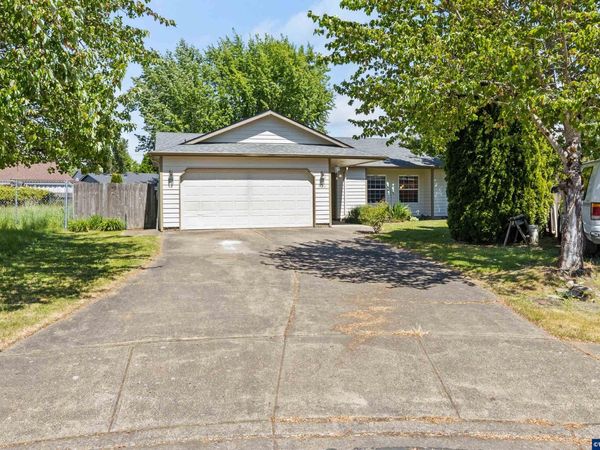 920 SW Myrtle Ct, McMinnville, OR 97128