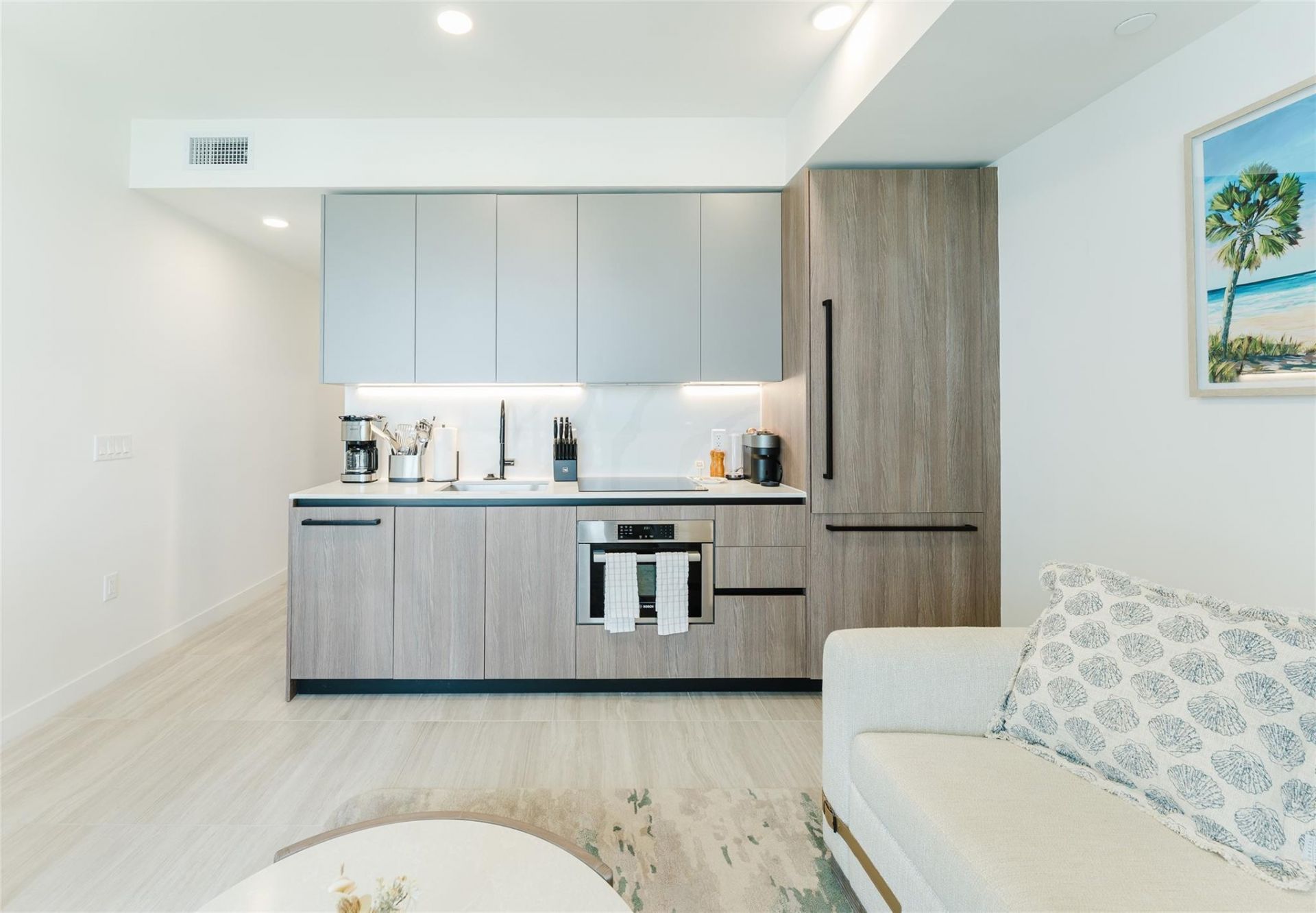 580 72nd Street, Unit 1413, Miami Beach, FL 33141 Photo