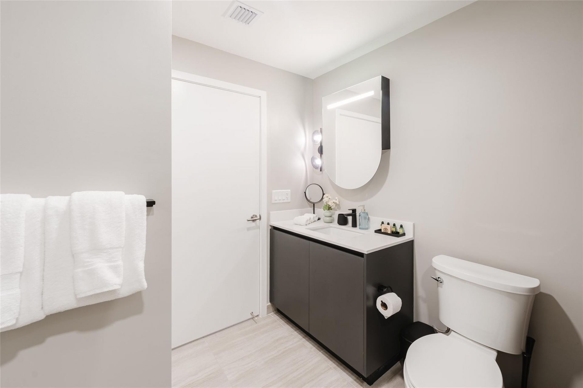 580 72nd Street, Unit 1413, Miami Beach, FL 33141 Photo