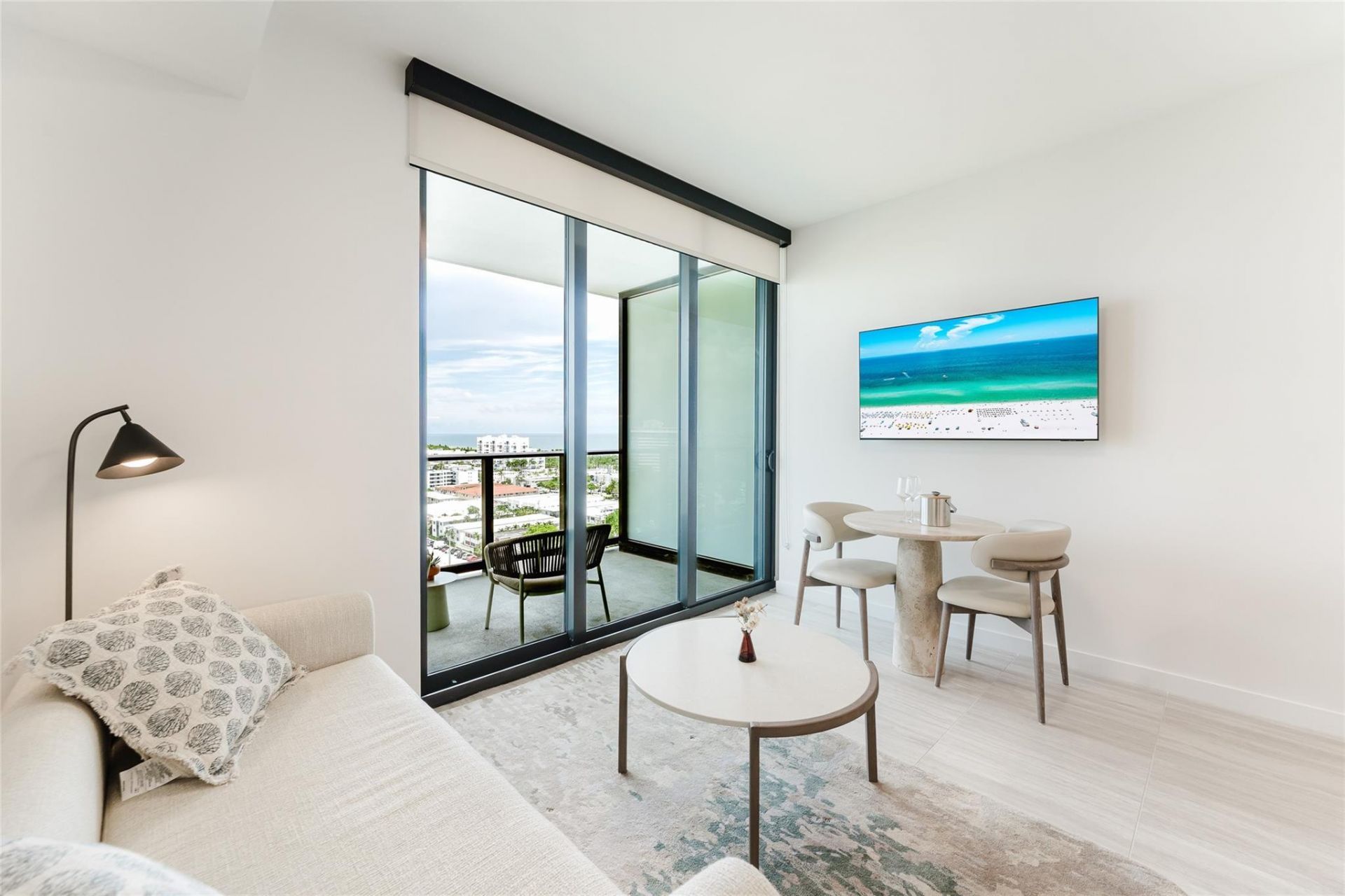 580 72nd Street, Unit 1413, Miami Beach, FL 33141 Photo