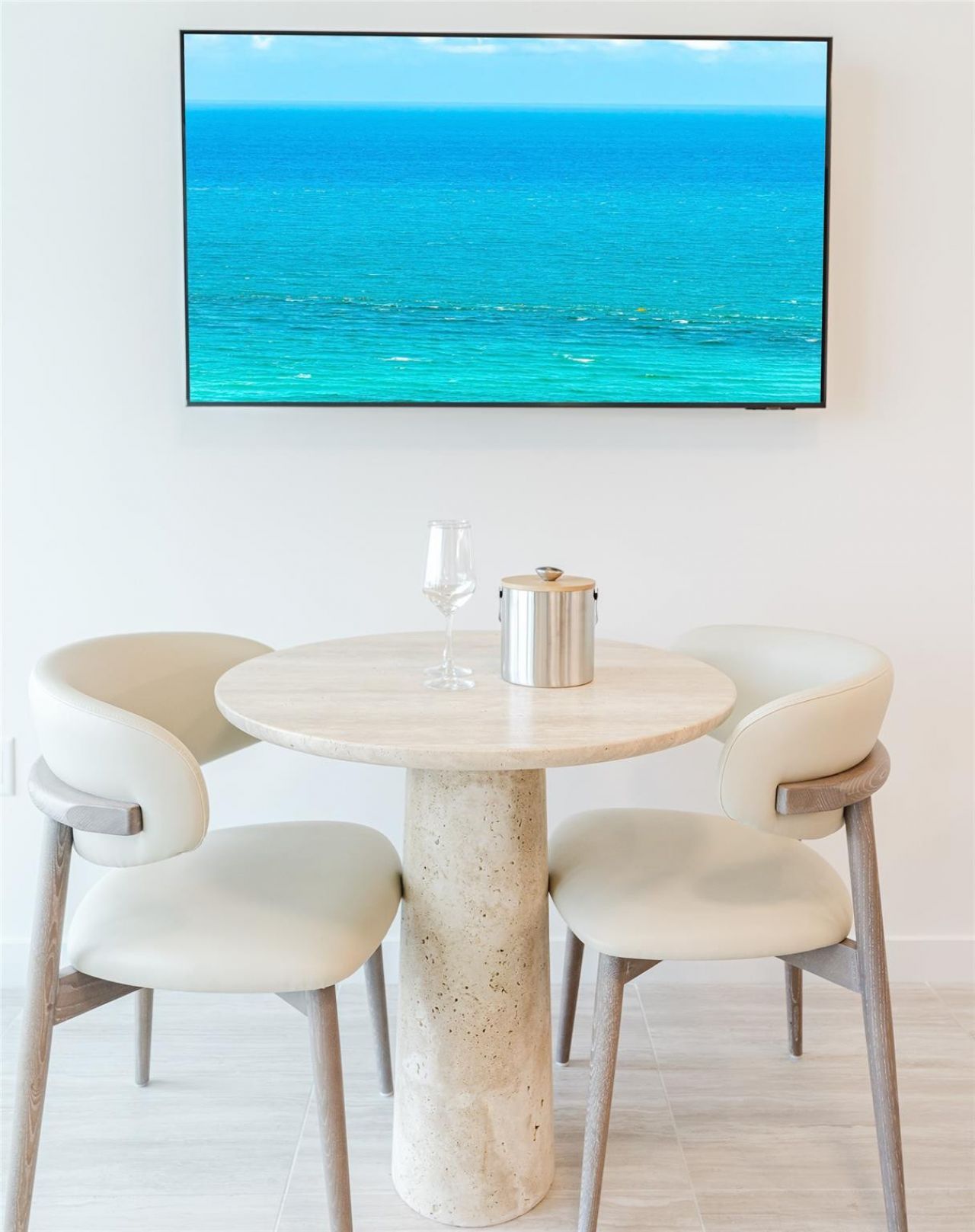 580 72nd Street, Unit 1413, Miami Beach, FL 33141 Photo