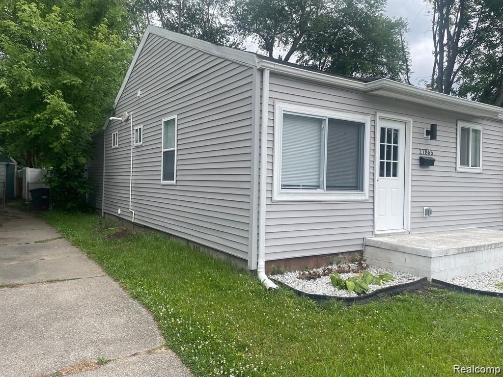 27865 Brettonwoods Street, Madison Heights, MI 48071 Main Photo