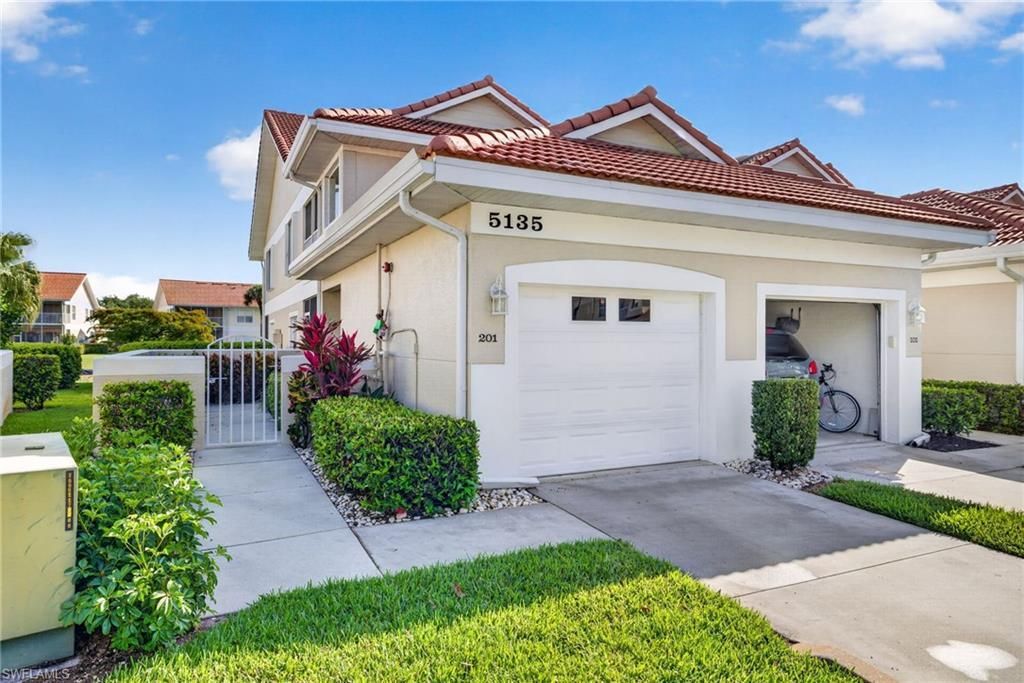5135 Cobble Creek Ct, Unit 201, Naples, FL 34110 Photo