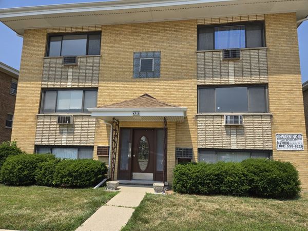 4712 N Olcott Avenue , Unit 2W, Harwood Heights, IL 60706