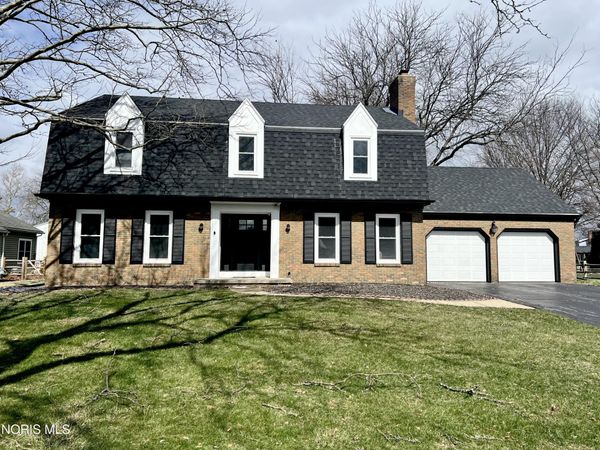 888 Sandalwood Road , Perrysburg, OH 43551