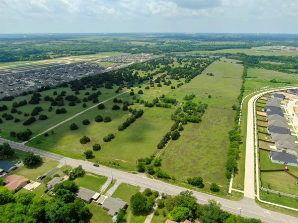 501 Ovilla Road , Waxahachie, TX 75167