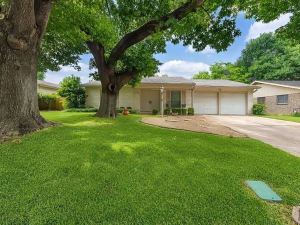 2908 Mark Drive, Arlington, TX 76013