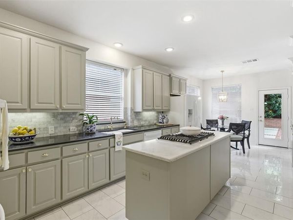 2218 Ash Grove Way, Dallas, TX 75228