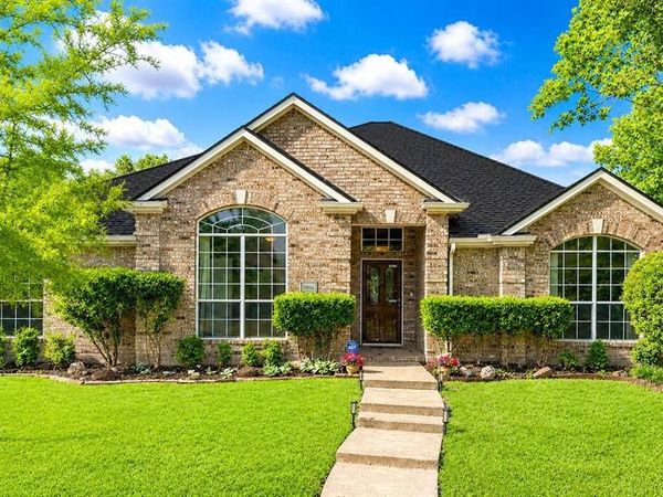 1906 Walnut Hill Drive, Rowlett, TX 75088