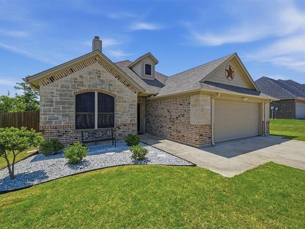 714 Mary Lee Lane , Collinsville, TX 76233