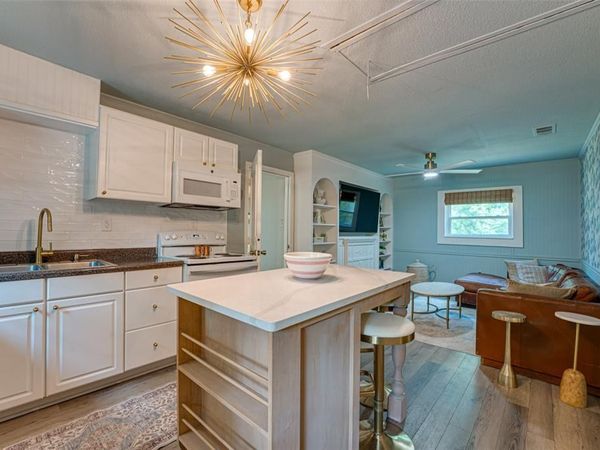 1013 Whispering Springs Drive, Tool, TX 75143