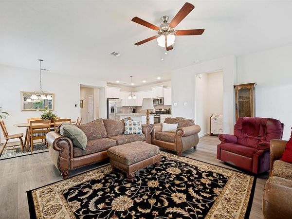 413 Wiggins Way, Van Alstyne, TX 75495