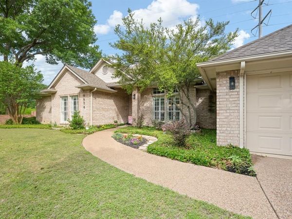 6628 Westmoor Lane, Benbrook, TX 76132
