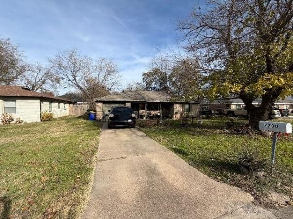 7700 Carlos Street, White Settlement, TX 76108