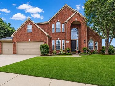 5200 Cornerwood Drive, Fort Worth, TX 76244