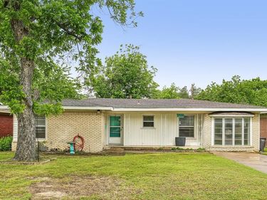 2320 Maryel Drive, Fort Worth, TX 76112