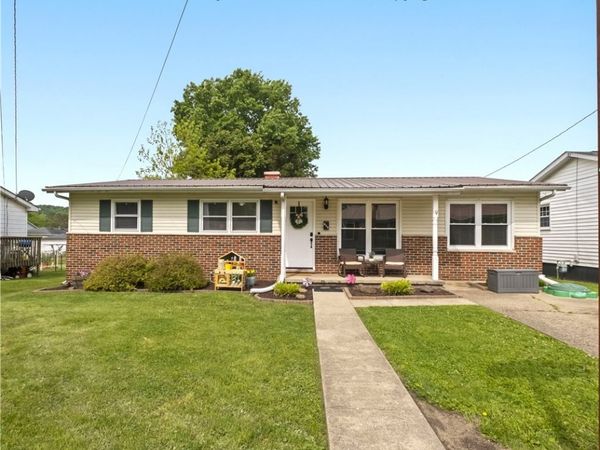 102 McConkey Avenue, Barboursville, WV 25504