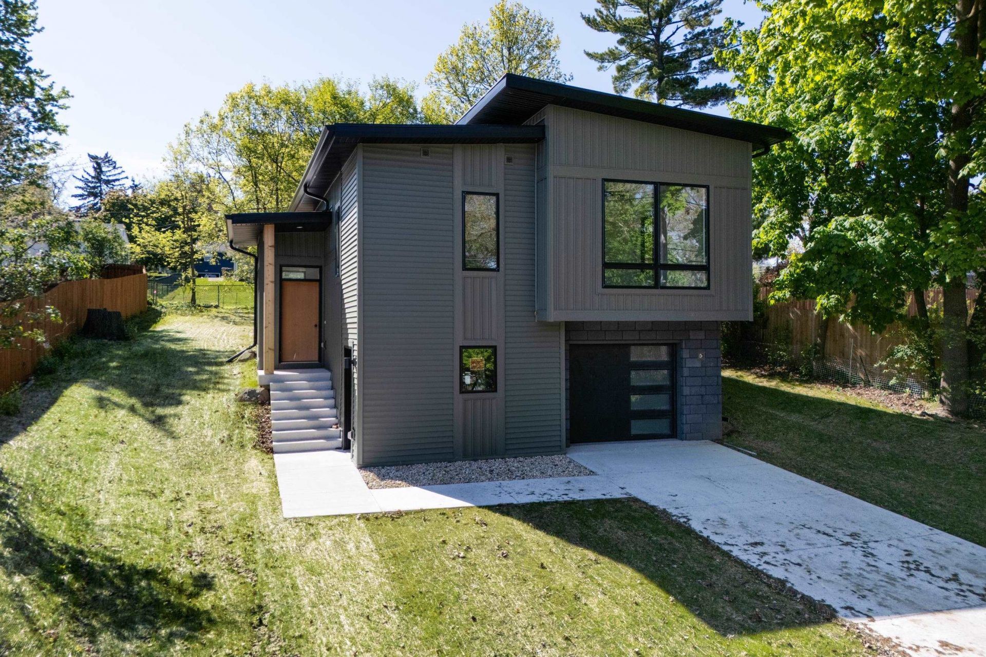105 E Lakeview Avenue, Madison, WI 53716 Main Photo