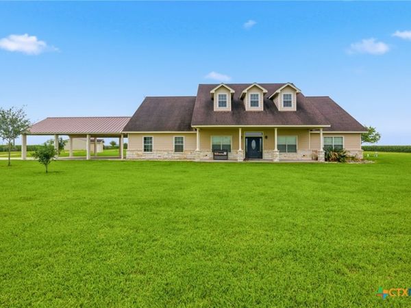 335 County Road 320 , Edna, TX 77957