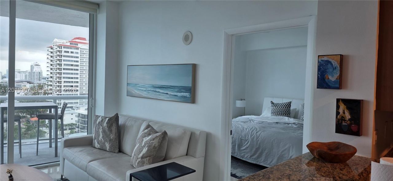 6515 Collins Ave , Unit 1107, Miami Beach, FL 33141 Photo