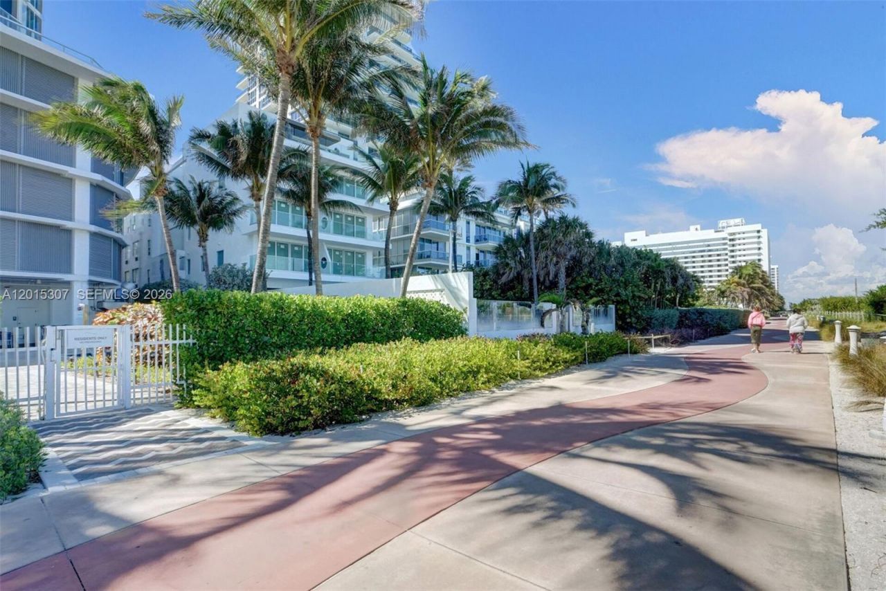 6515 Collins Ave , Unit 1107, Miami Beach, FL 33141 Photo