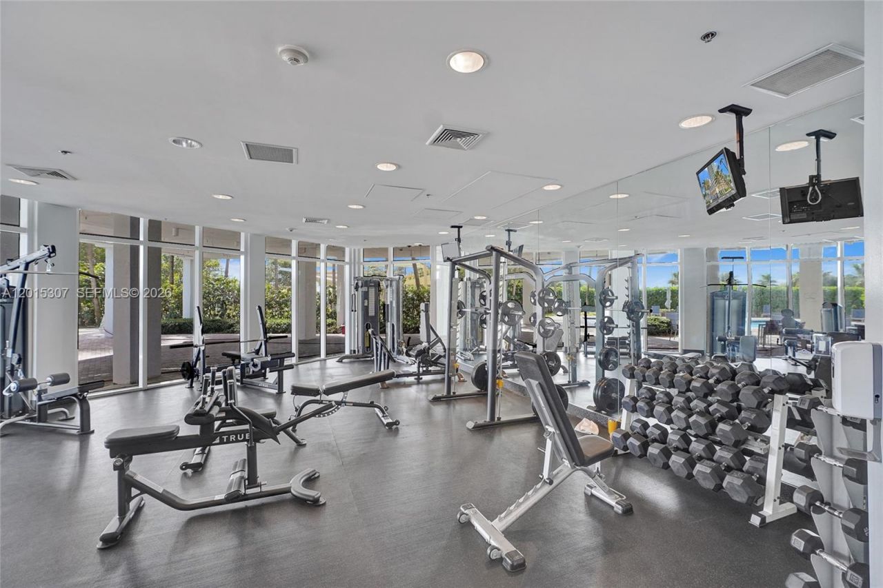 6515 Collins Ave , Unit 1107, Miami Beach, FL 33141 Photo