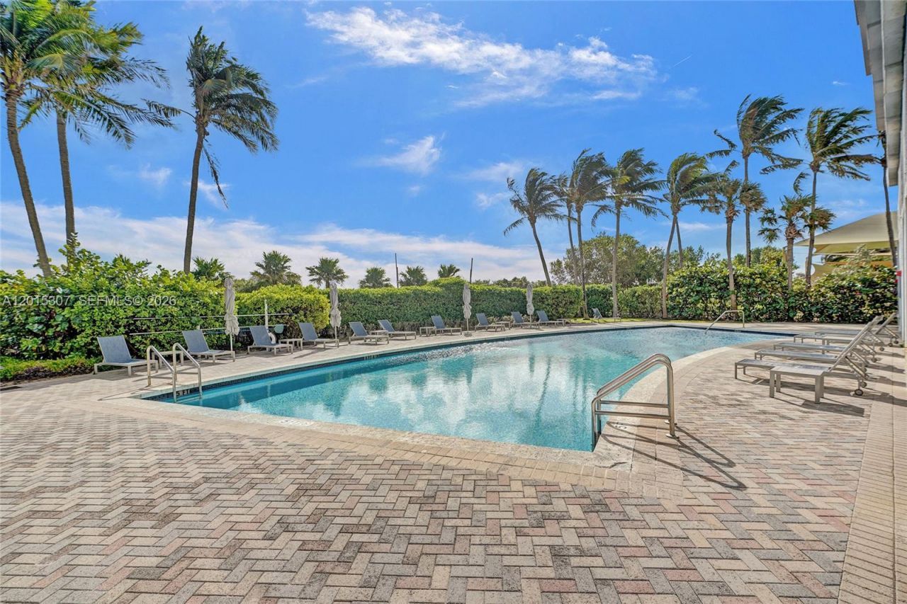 6515 Collins Ave , Unit 1107, Miami Beach, FL 33141 Photo
