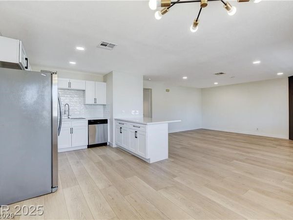 921 Sulphur Springs Lane, Unit 201, Las Vegas, NV 89128
