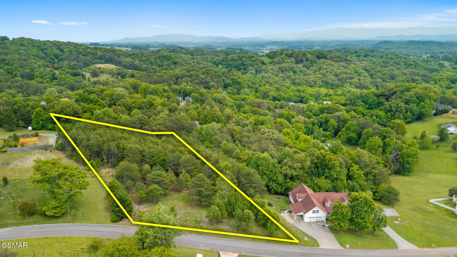 918 River Cliff Drive, Kodak, TN 37764 Main Photo