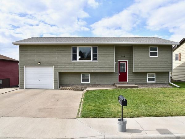 204 E Scotty Philip Avenue, Ft. Pierre, SD 57532