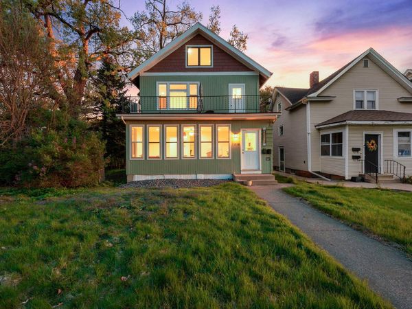 1217 Grand Avenue, Saint Paul, MN 55105