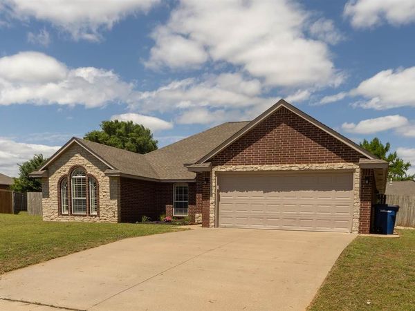 802 S Rock Hollow Court, Stillwater, OK 74074
