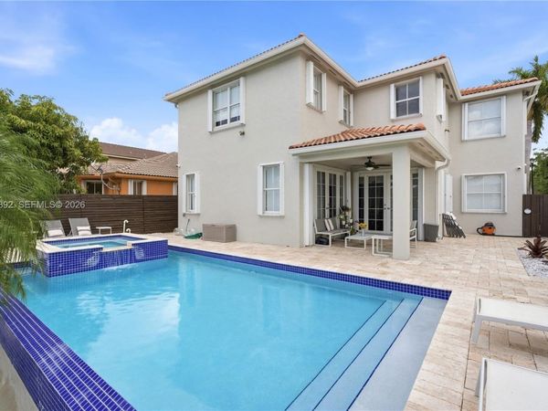11090 NW 84th St , Doral, FL 33178