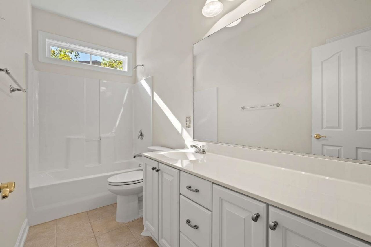 355 Camden Circle Photo 5